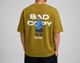 تیشرت یقه گرد وارداتی اورجینال طرح Bad Copy - قواره باکسی (Boxy Fit). نمای پشت